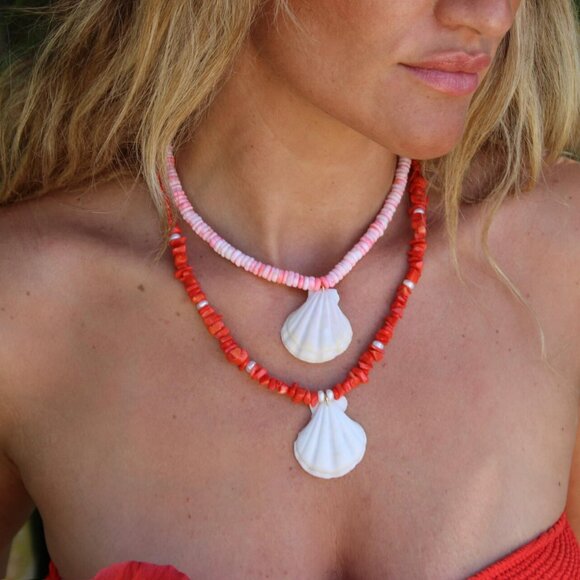 Handmade red coral beads, freshwater pearls and scallop necklace - Picture 9 of 12